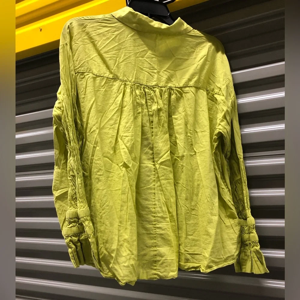 MBG button down blouse - Picture 4 of 4